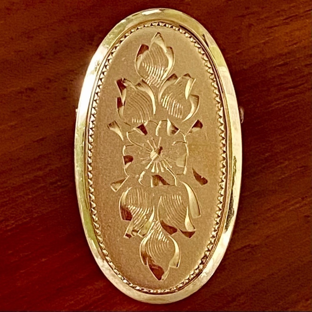 Catamore Vintage Gold Filled Oval Etched Floral Brooch​​​​​​​​​​​​​​​​​​​